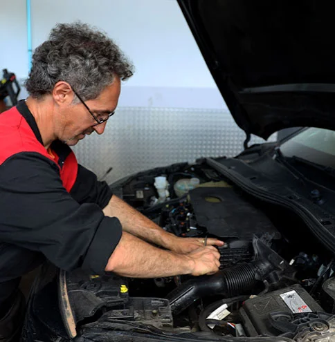 rivendita di pezzi del motore